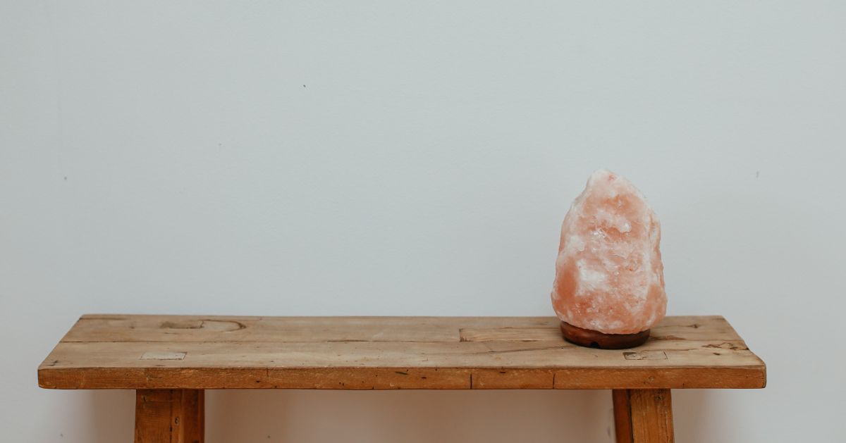 Steps to Take When Dealing with Salt Lamp Leakage
